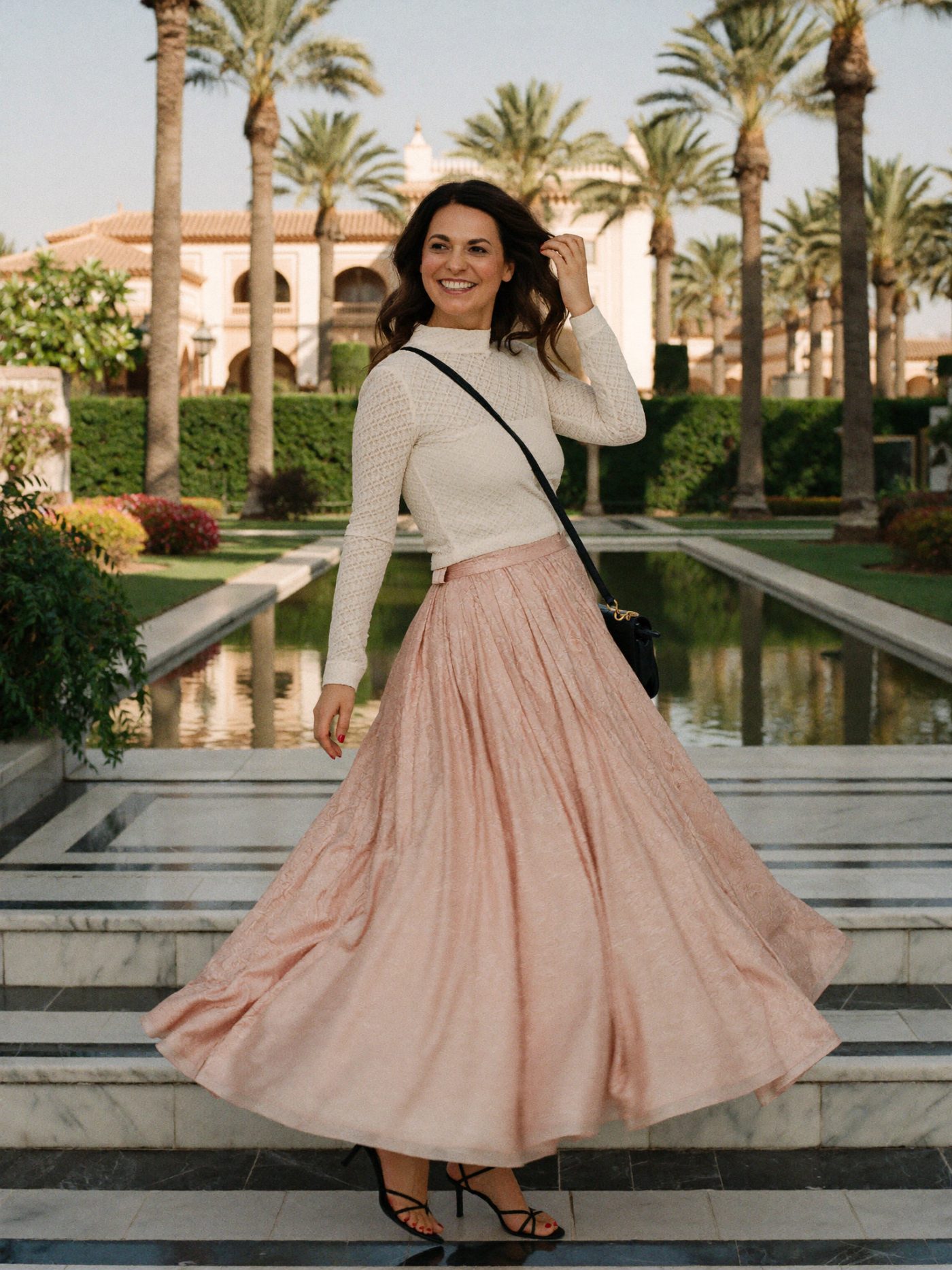 Angelika Reimer in einem Garten